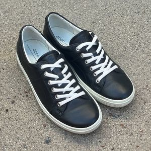 Ecco Soft Black Leather Casual Lace Up Sneakers 9
